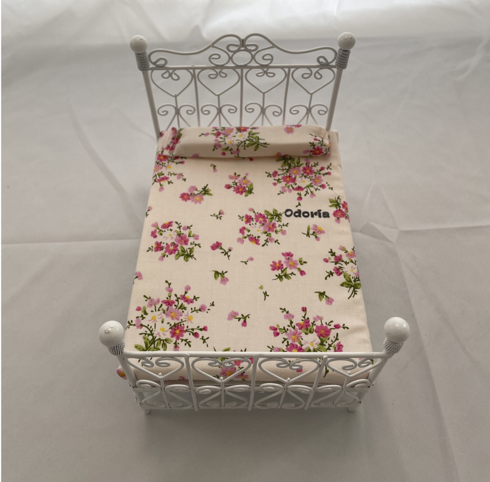 Odoria Doll Bed Miniature Toy Doll Accessories (D113)